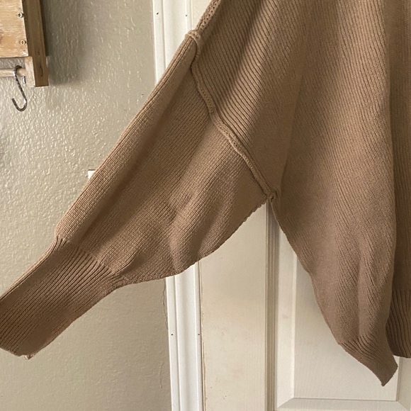 Ribbed Oversized Sweater - Picture 3 of 8